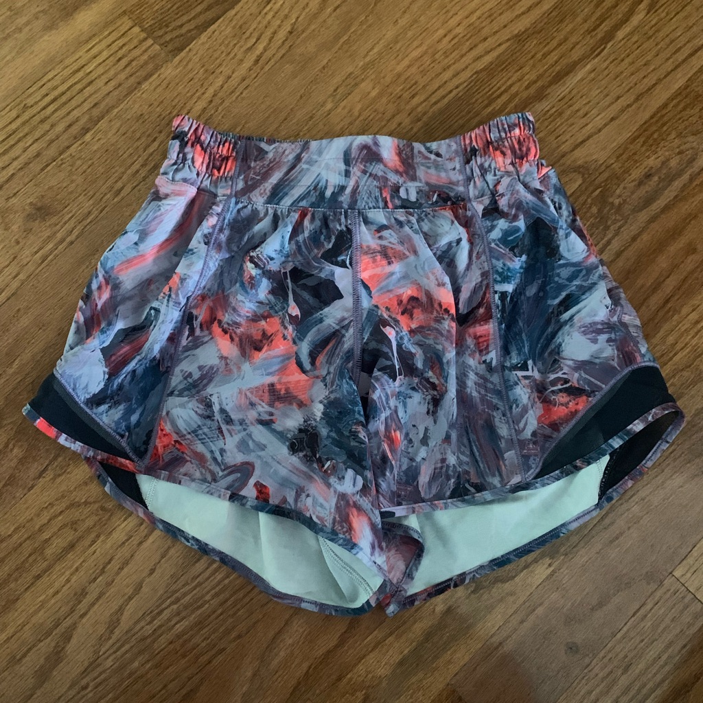 Nwot Rare Lululemon Hotty Hot Shorts